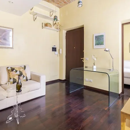 Hostly-urban Oasis Turati-few Steps From Colosseum Apartment Rom
